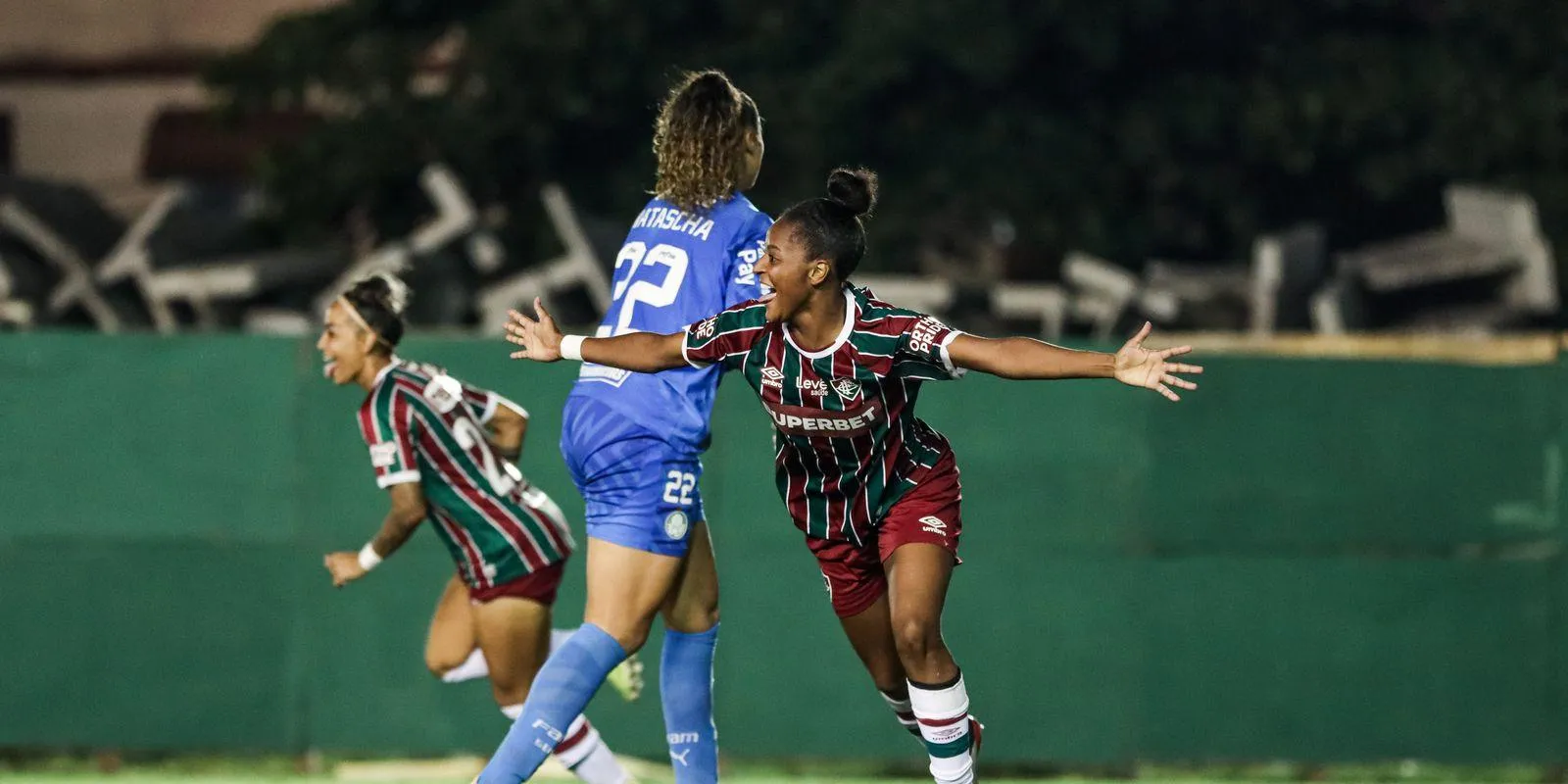 Fluminense vence Palmeiras e se aproxima da classificação para quartas